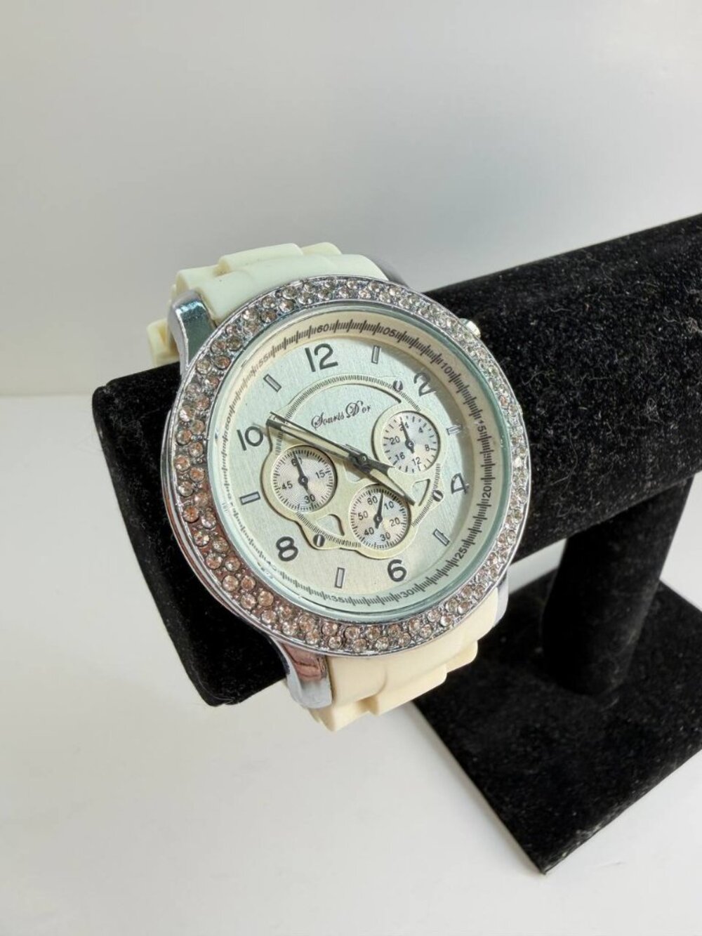 Souris Dor Crystal Bezel Fashion Watch – New Battery